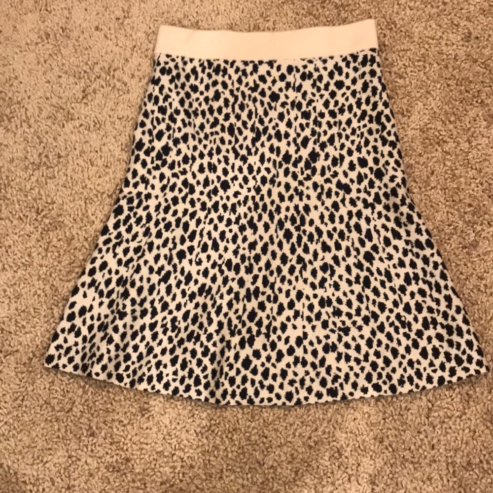 NWT Ann Taylor knit cheetah skirt. Size small